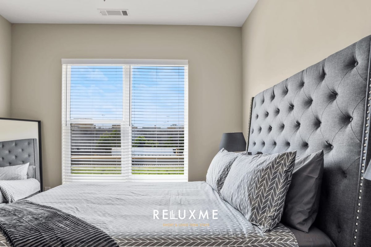 Reluxme |市中心高层，配备加大双人床+景观