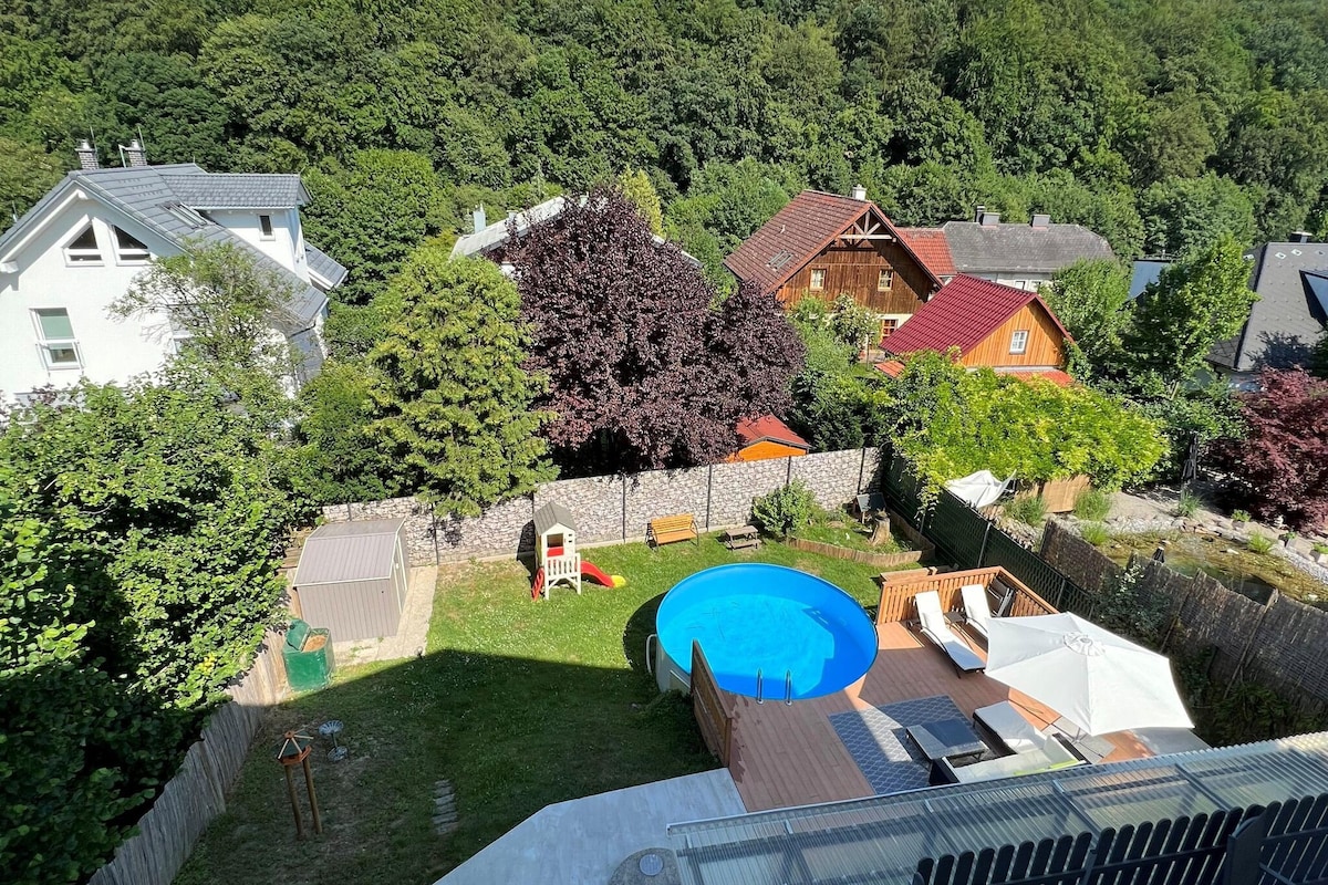 维也纳附近的Mauerbach公寓，带泳池