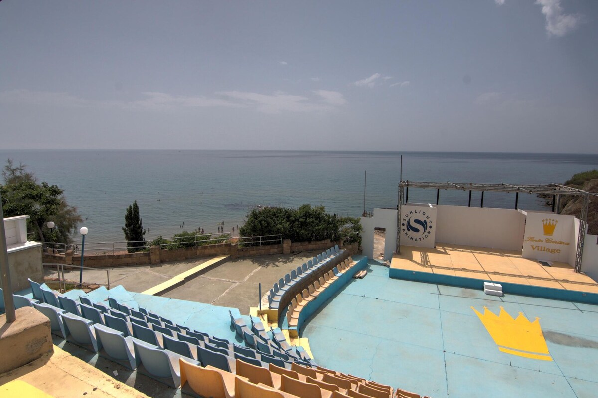 Snug apartment in Isola Capo Rizzuto with garden