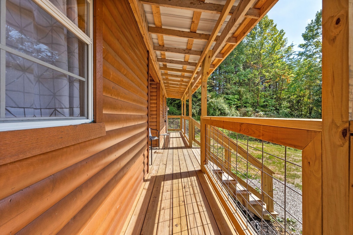 Hot Tub - Sit and Stay Cabin in Red River Gorge KY
