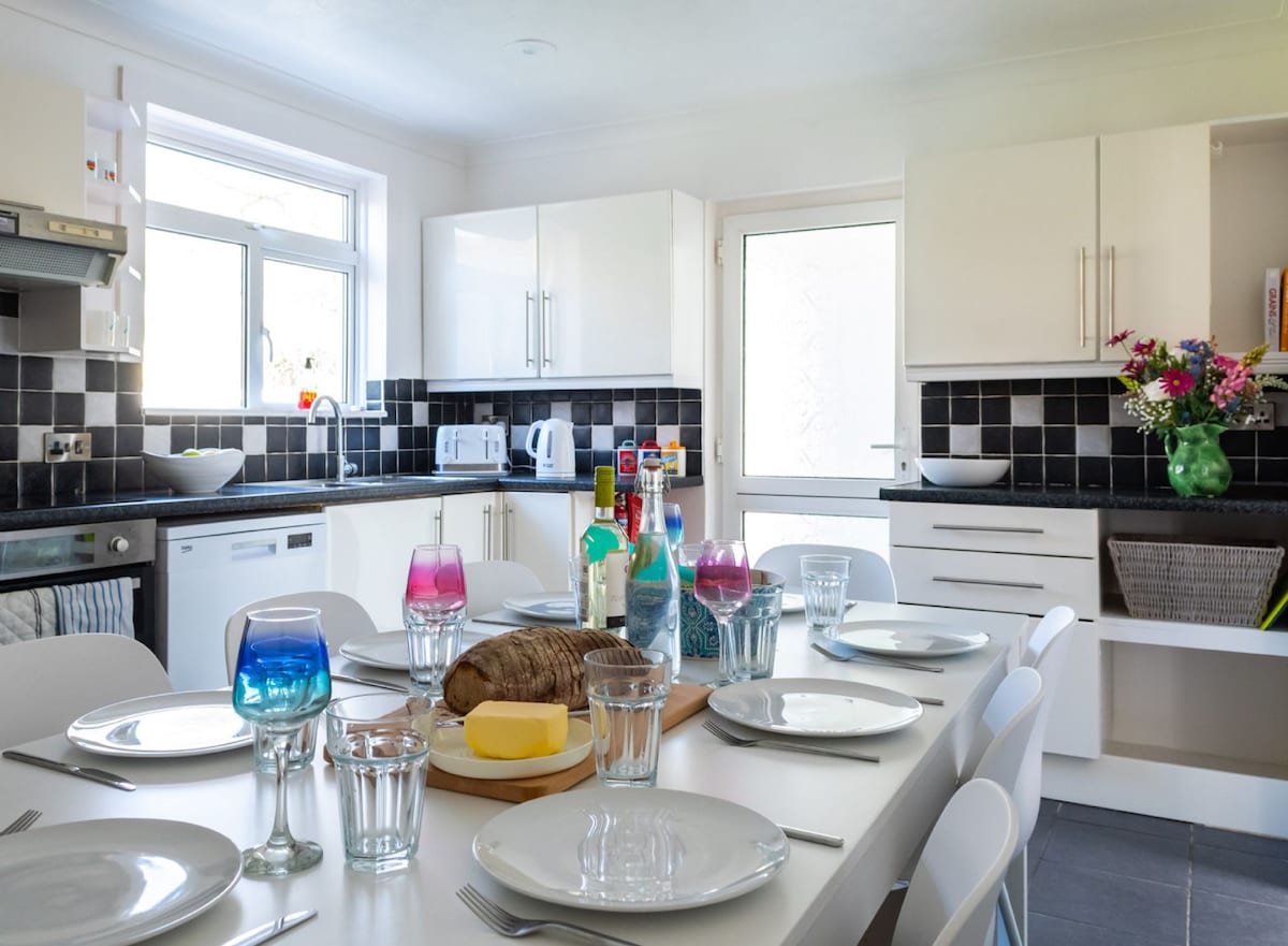 Choice Cottages | Woolacombe Oaklea |Walk to beach
