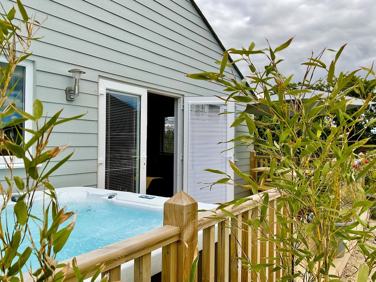 Tolcarne Lodge, Cornwall, Private Hottub