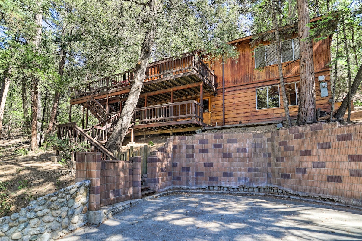 Idyllwild-Pine Cove Cabin w/ Expansive Deck!