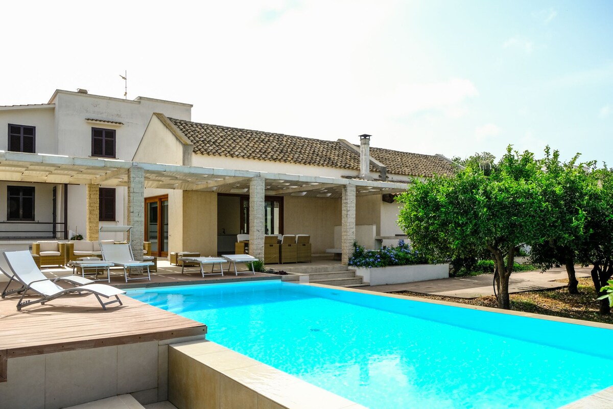 Modern coastal villa with pool near Marsala