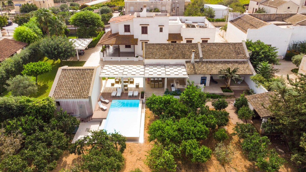 Modern coastal villa with pool near Marsala