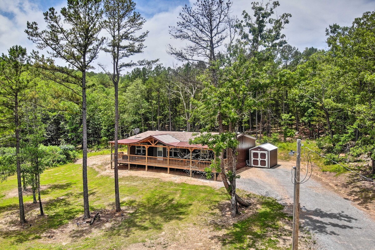 Updated Tuskahoma Cabin w/ Fire Pit & Deck!