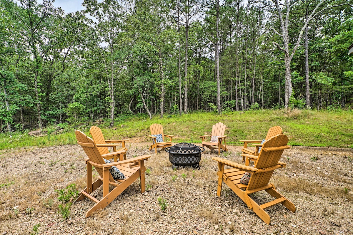 Updated Tuskahoma Cabin w/ Fire Pit & Deck!