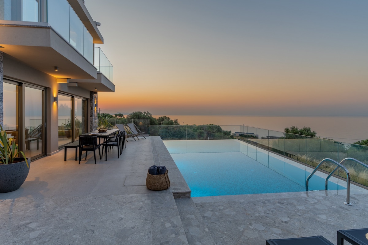 Villa Onyx - With Private Heated Pool