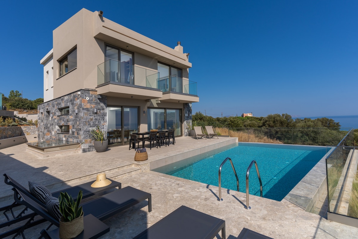 Villa Onyx - With Private Heated Pool