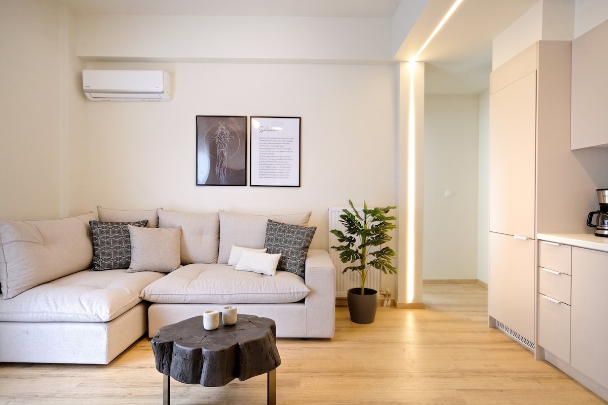 Modern Apartment with Balcony & Wi-Fi in Athens