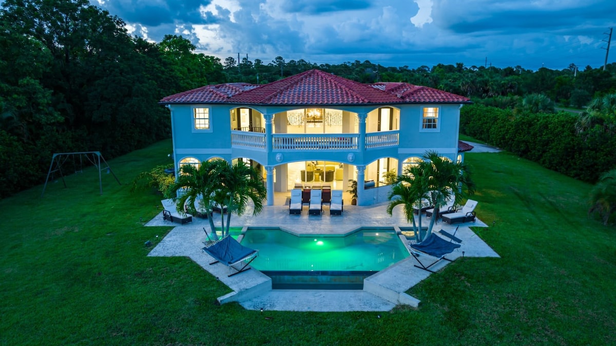 Secluded 5000 SF Mansion Waterfront|Game Room|Pool