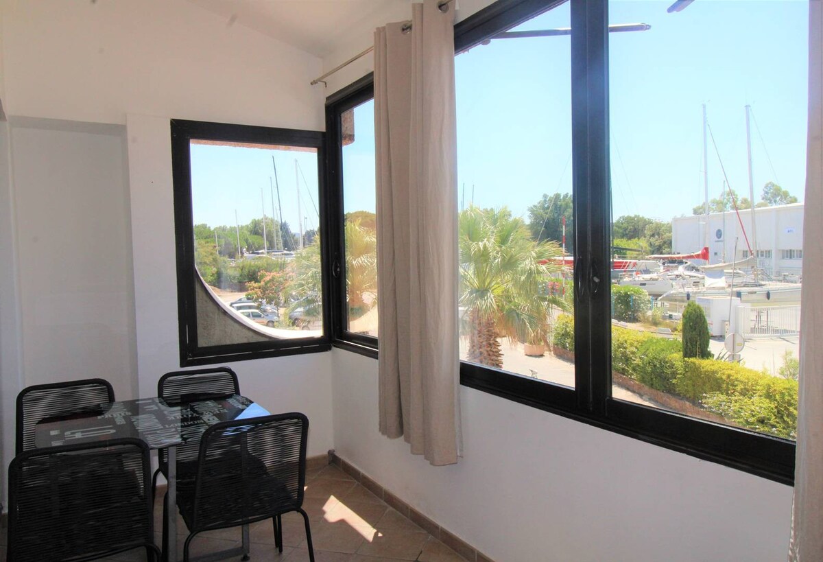 Apartment for 4 people, 100m from the beach, locat
