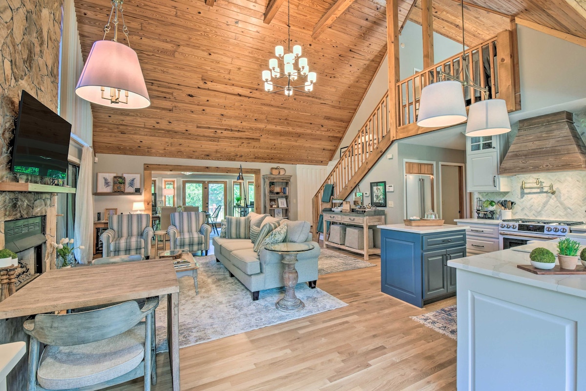 Waterfront Hayesville Home w/ Kayaks & River Views