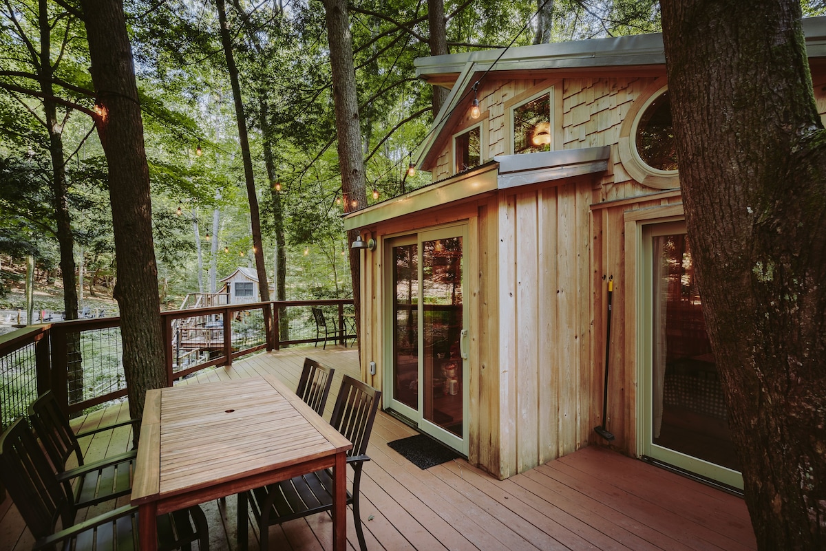 The Maple Treehouse | Hocking Hills