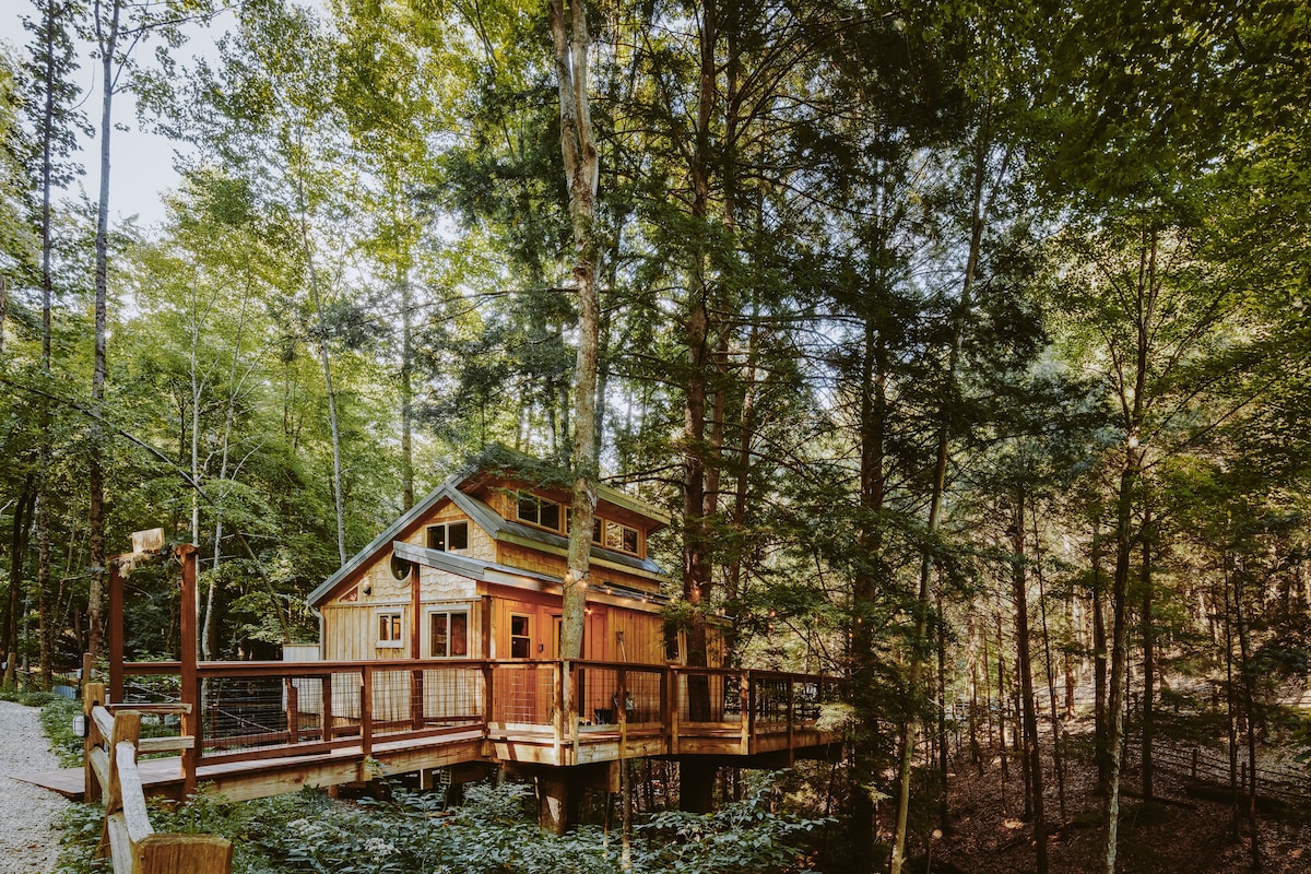 The Maple Treehouse | Hocking Hills