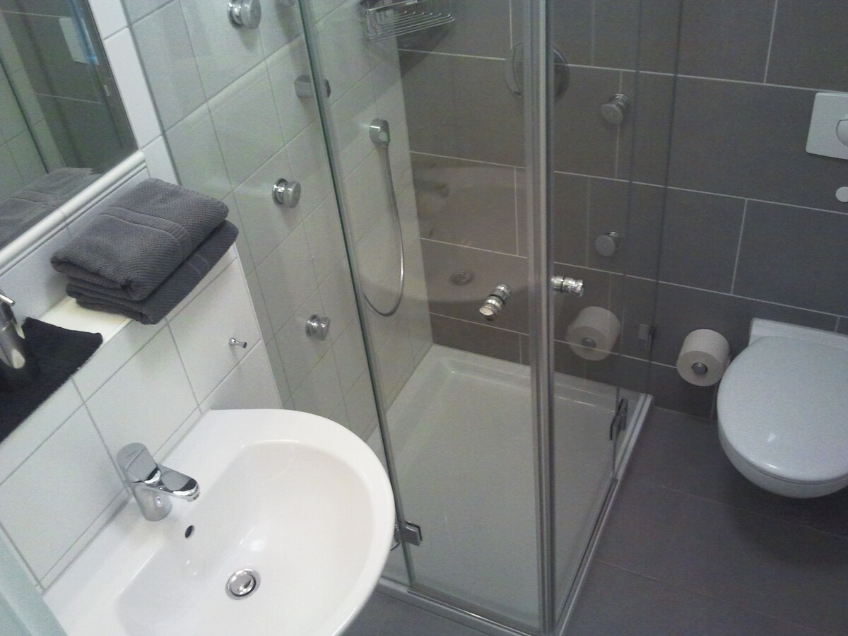 Double room-Ensuite with Shower-Balcony-mit Bergbl
