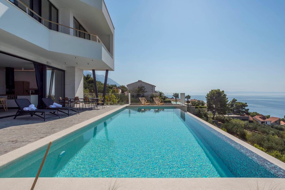Perfect villa for privacy with views