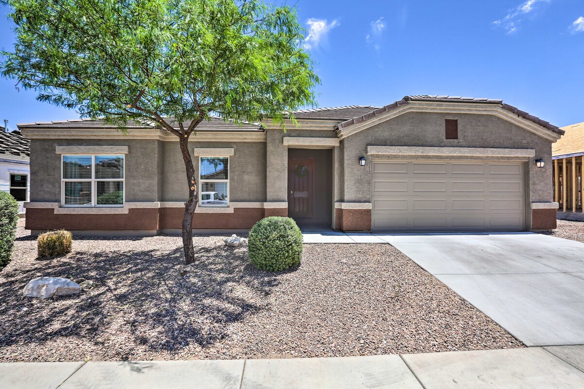 Delightful Family-Friendly House w/ Fire Pit!