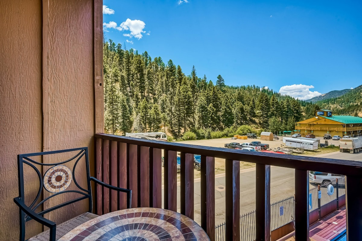 Beautiful 2BR Mountainview 2nd-Floor | Balcony