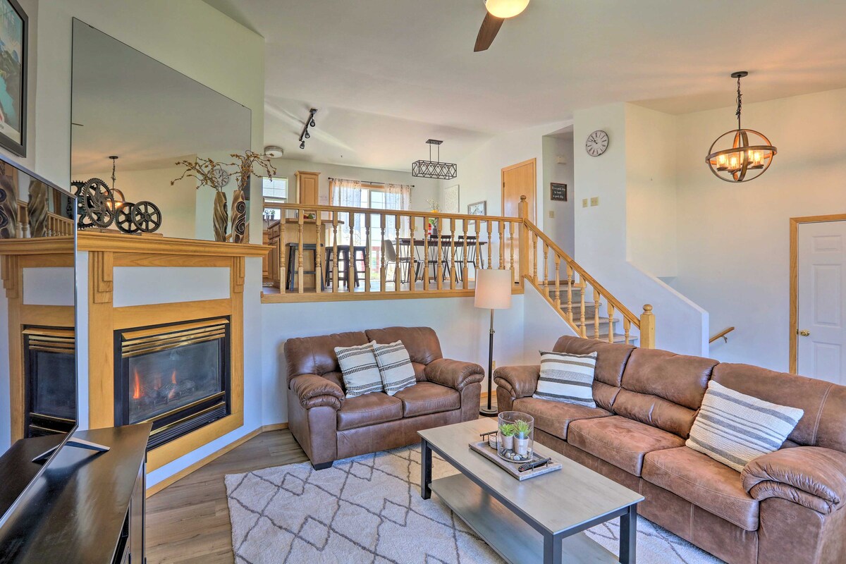 Red Lodge Townhome w/ Hot Tub & Mountain Views!