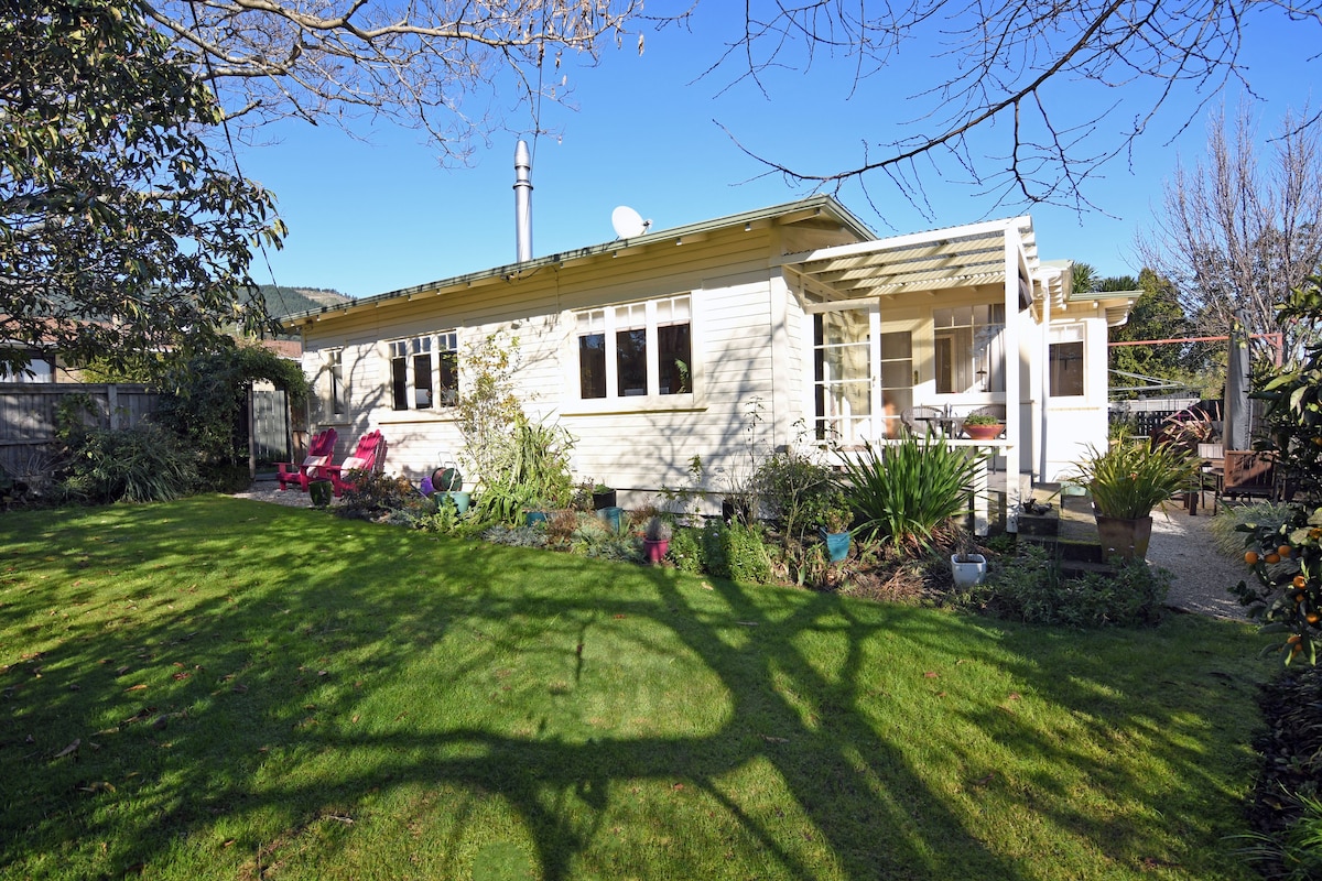 Silkwood Cottage - Richmond Holiday Home