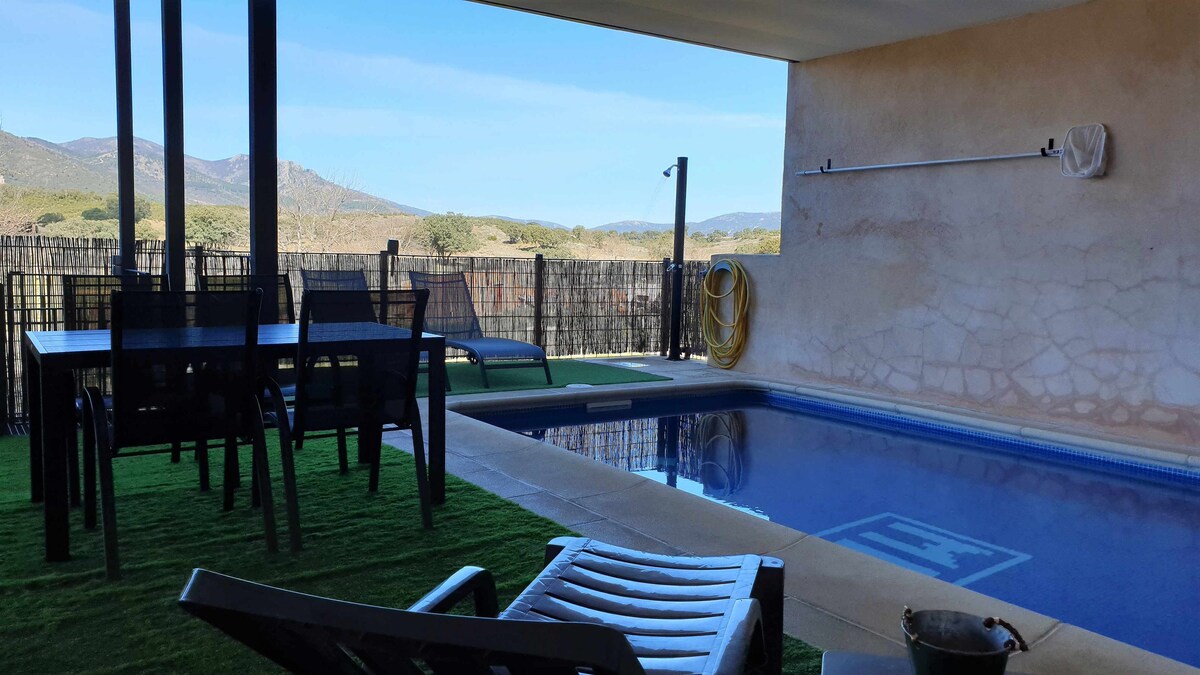 House with private pool in Cabañeros National Park