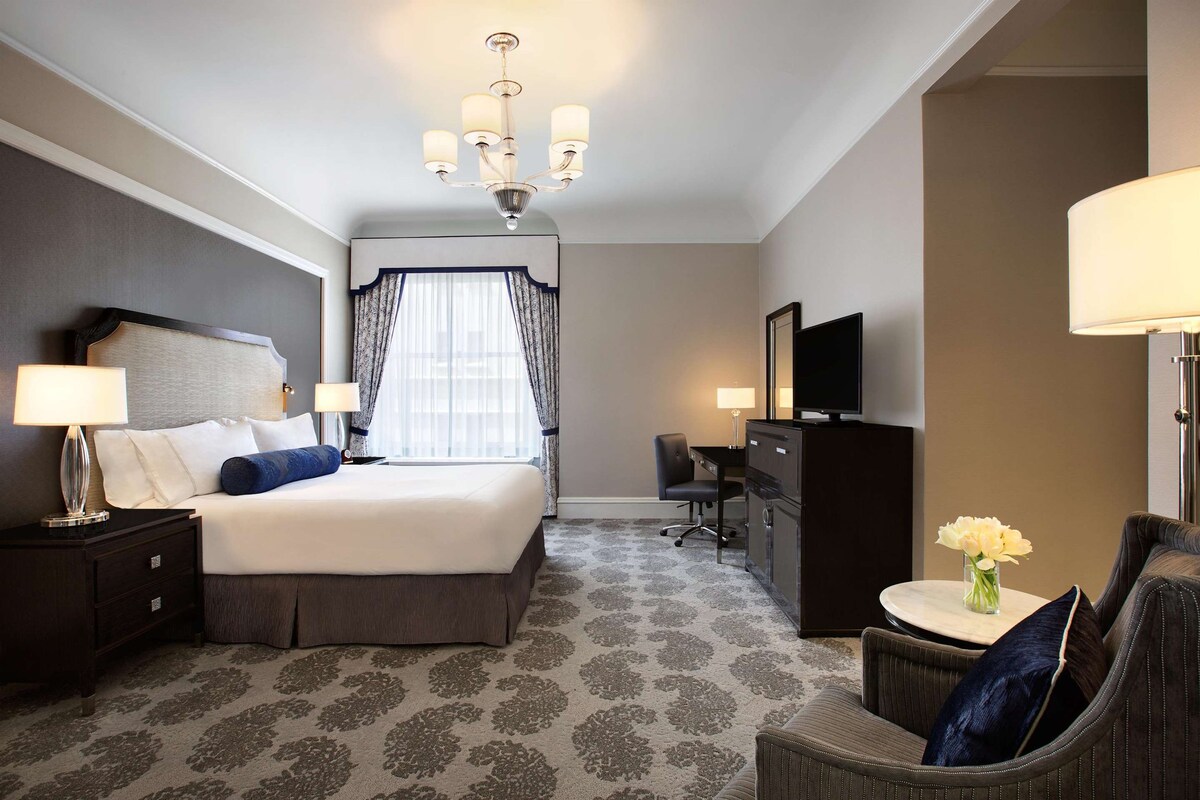 1-Bedroom Suite plus Connecting Room with Two Beds and One Sofabed at Fairmont San Francisco by Suiteness