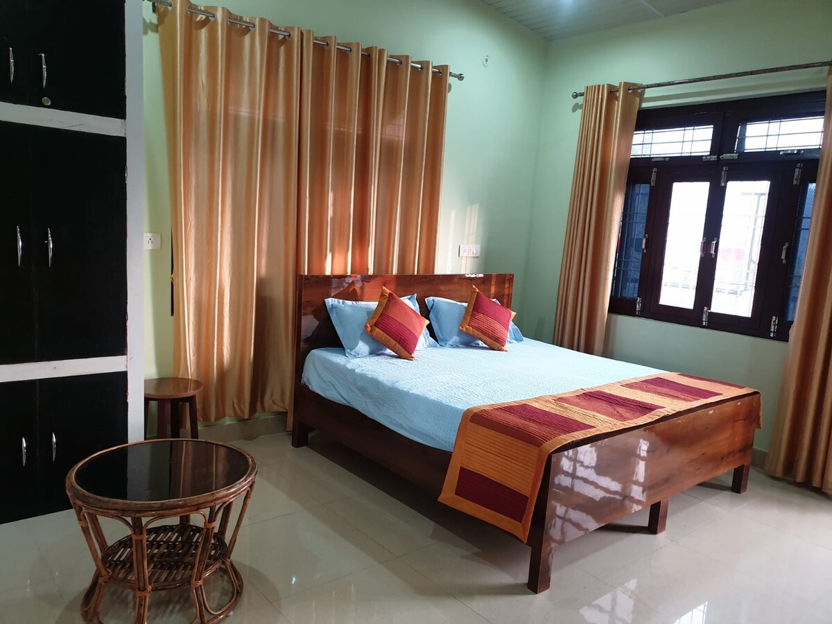 Wood Castle Luxury Home Stay /Deluxe Room