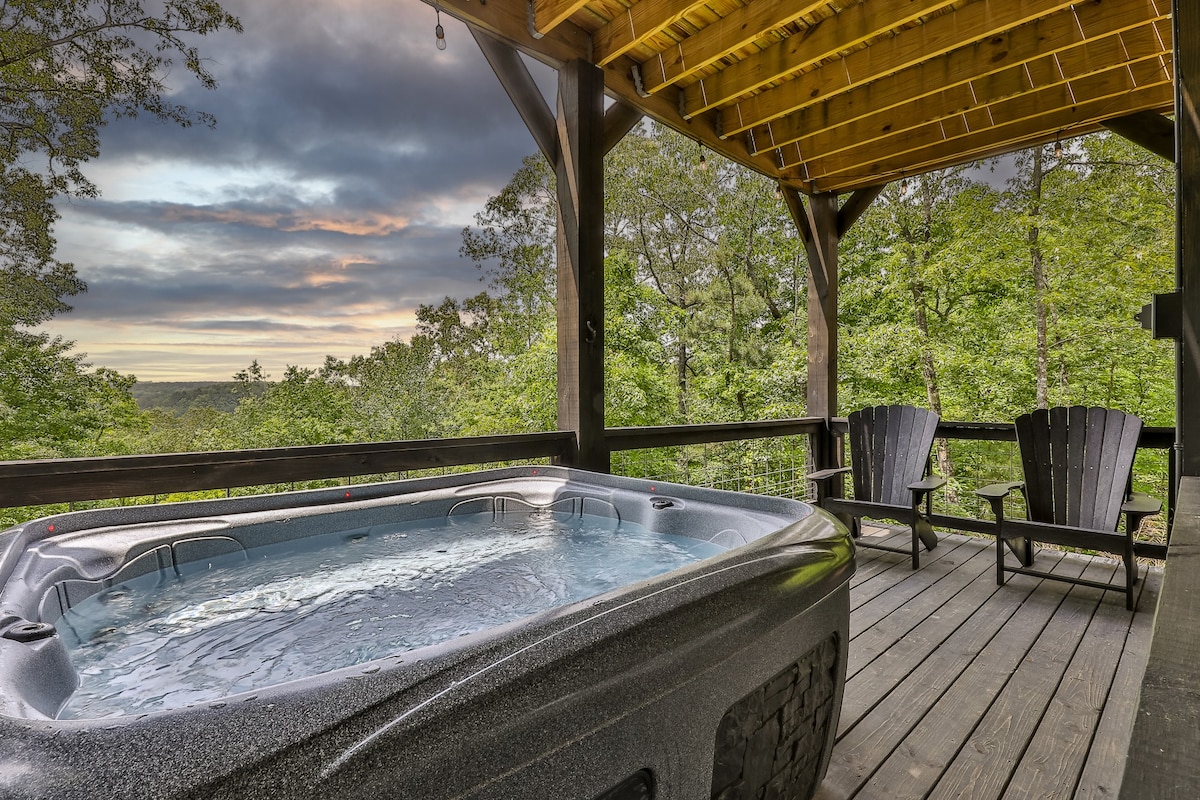 Trapper View Lodge - Mountain Views, Hot Tub -