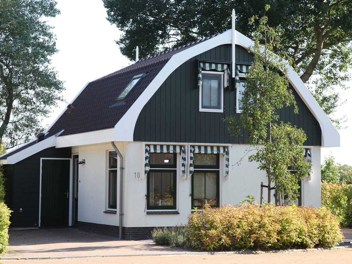 Wellness house with dishwasher, located in Schoorl