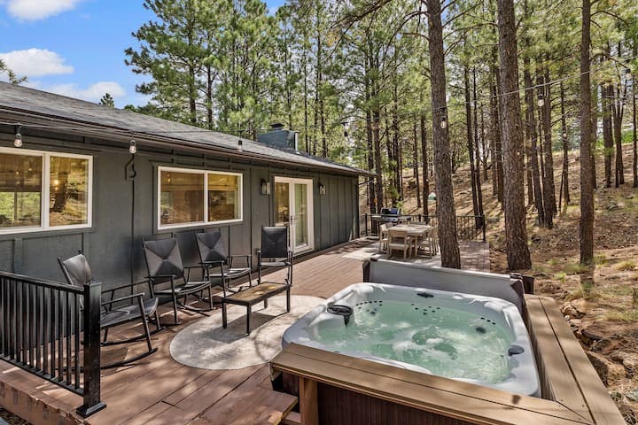 Chic Design, Hottub, MtnView, Quiet culdesac