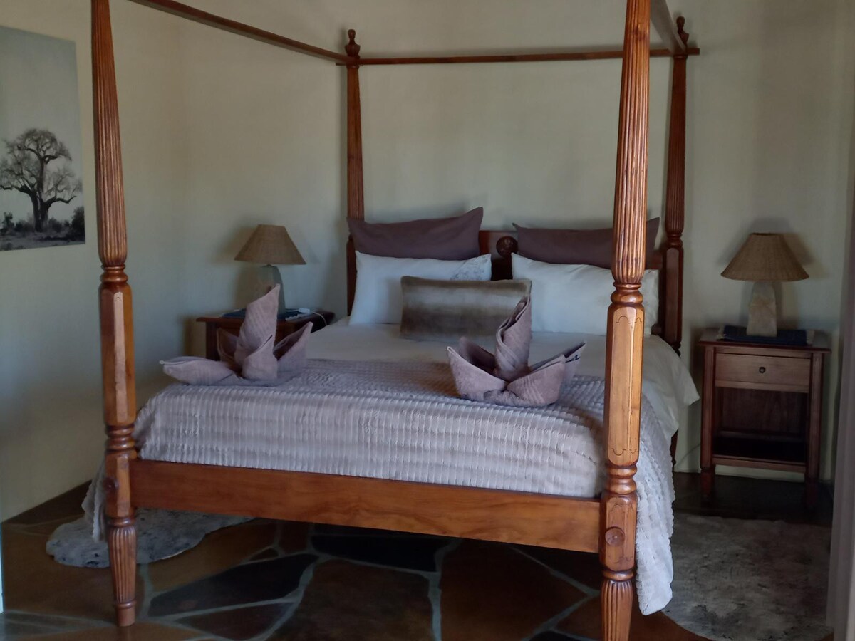 Roidina Safari Lodge- Room 1- Suite with Balcony