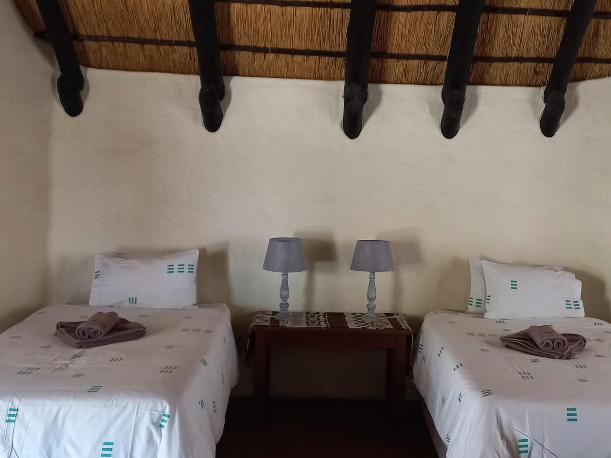 Roidina Safari Lodge- Room 2 -3/4 Beds Bungalow