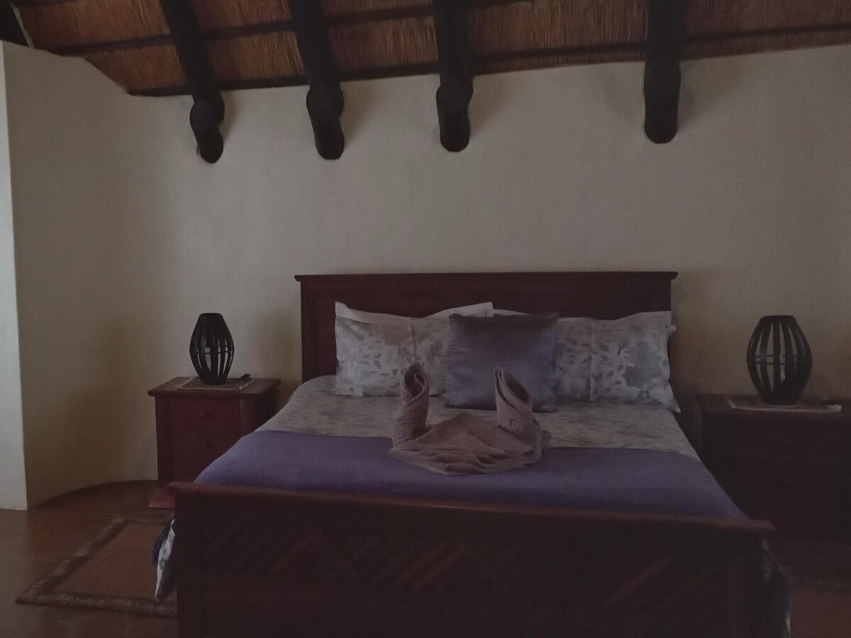 Roidina Safari Lodge- Room 6 Double Bed Bungalow