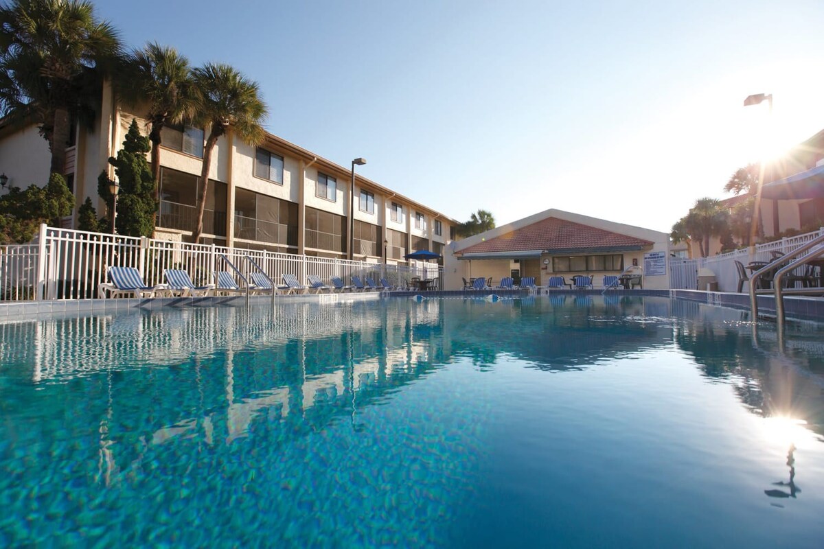 Wyndham Orlando International  | 2BR/2BA King