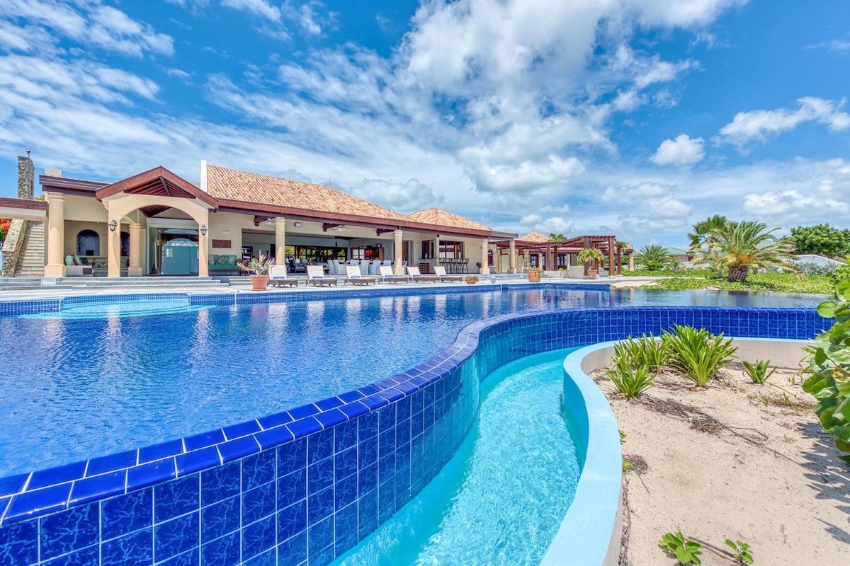 Casa de la Playa - Beachfront villa with pool