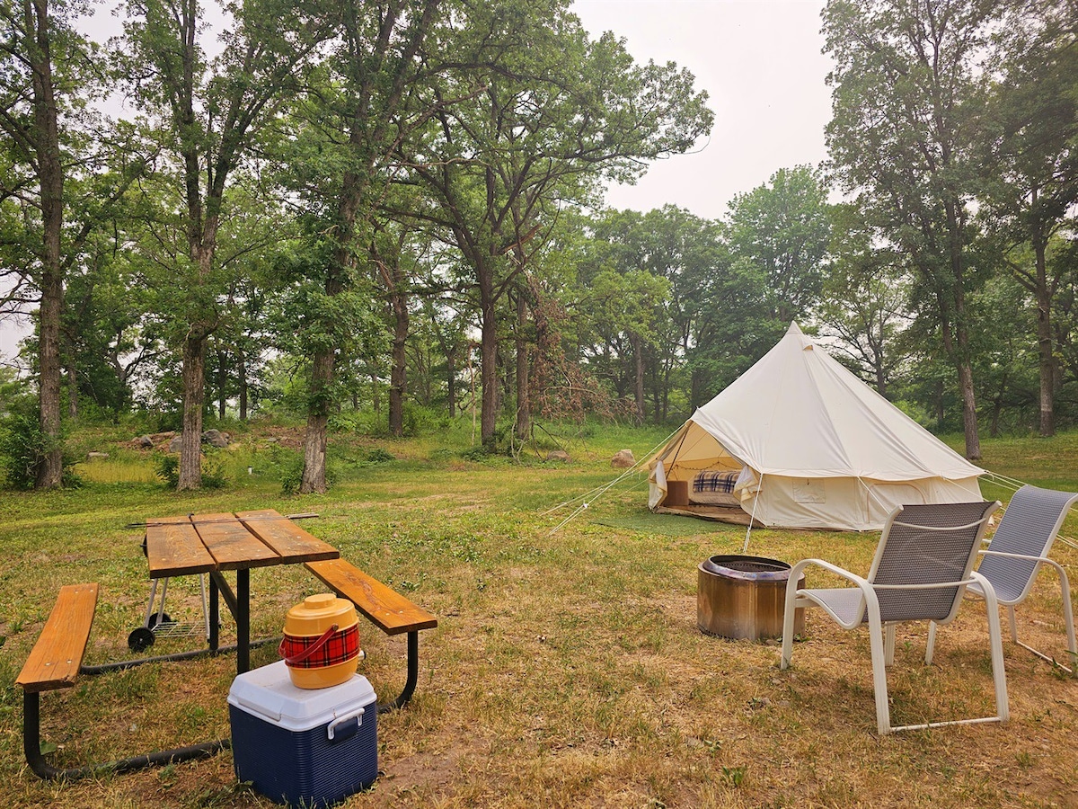 Glamp Tent at Historic estate Big Rock Creek