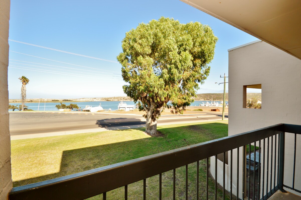 Riverview Holiday Apartment 14 - Kalbarri WA