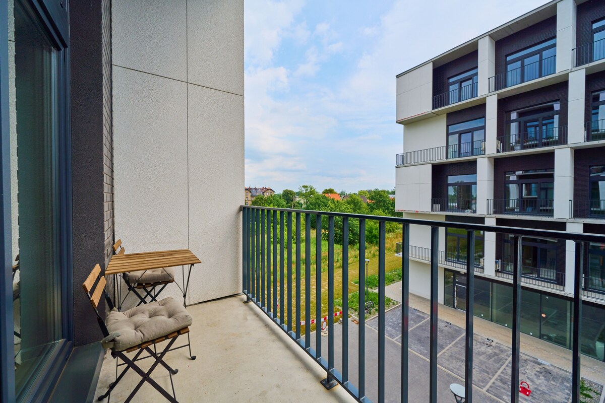 带夹层的现代单间公寓| 4人|阳台