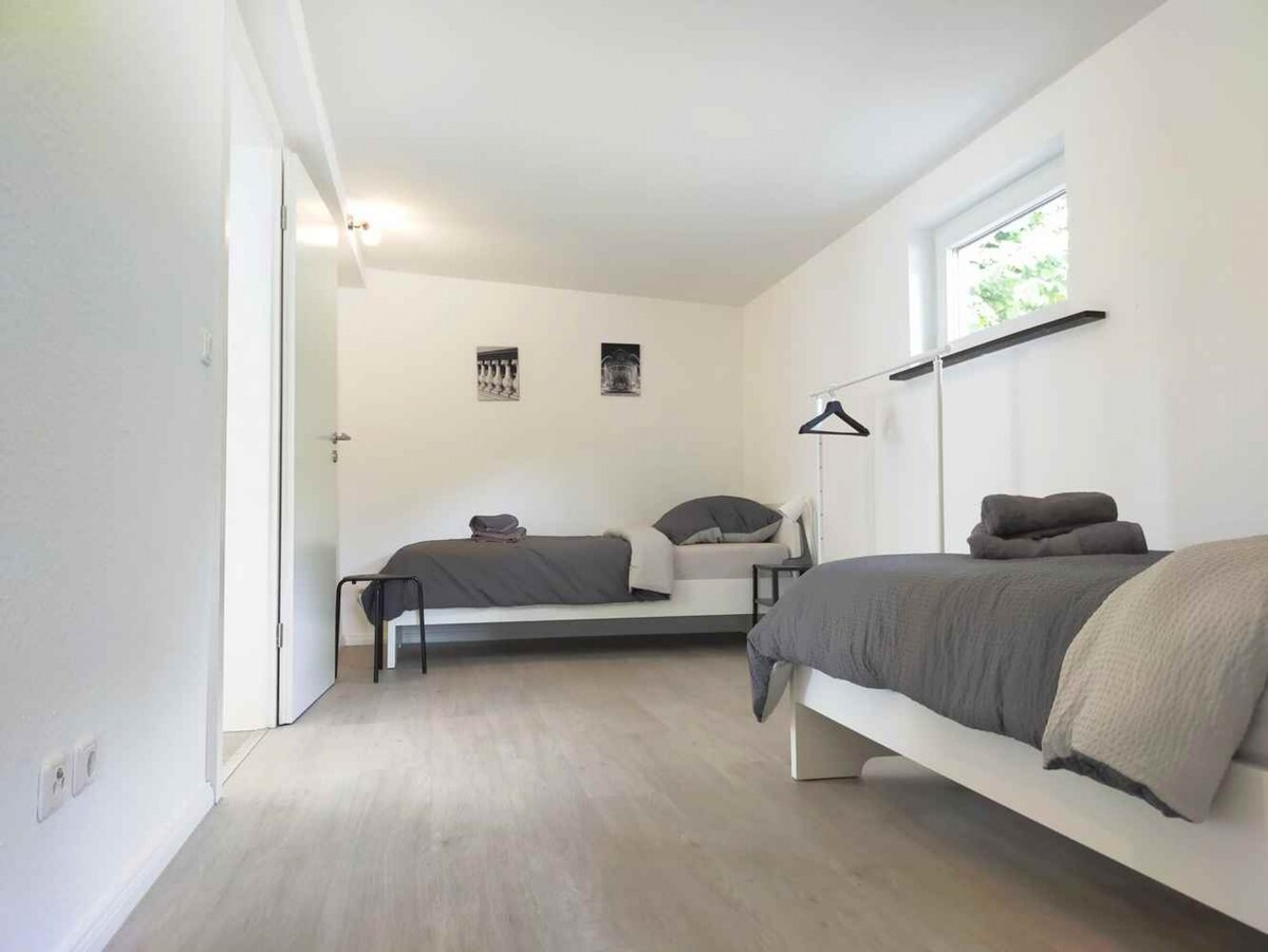 BÜD03舒适公寓，有4间客房和无线网络