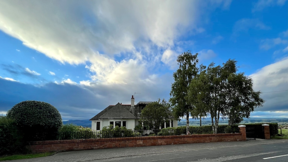 St Michael's: 5 bed house with views to mountains