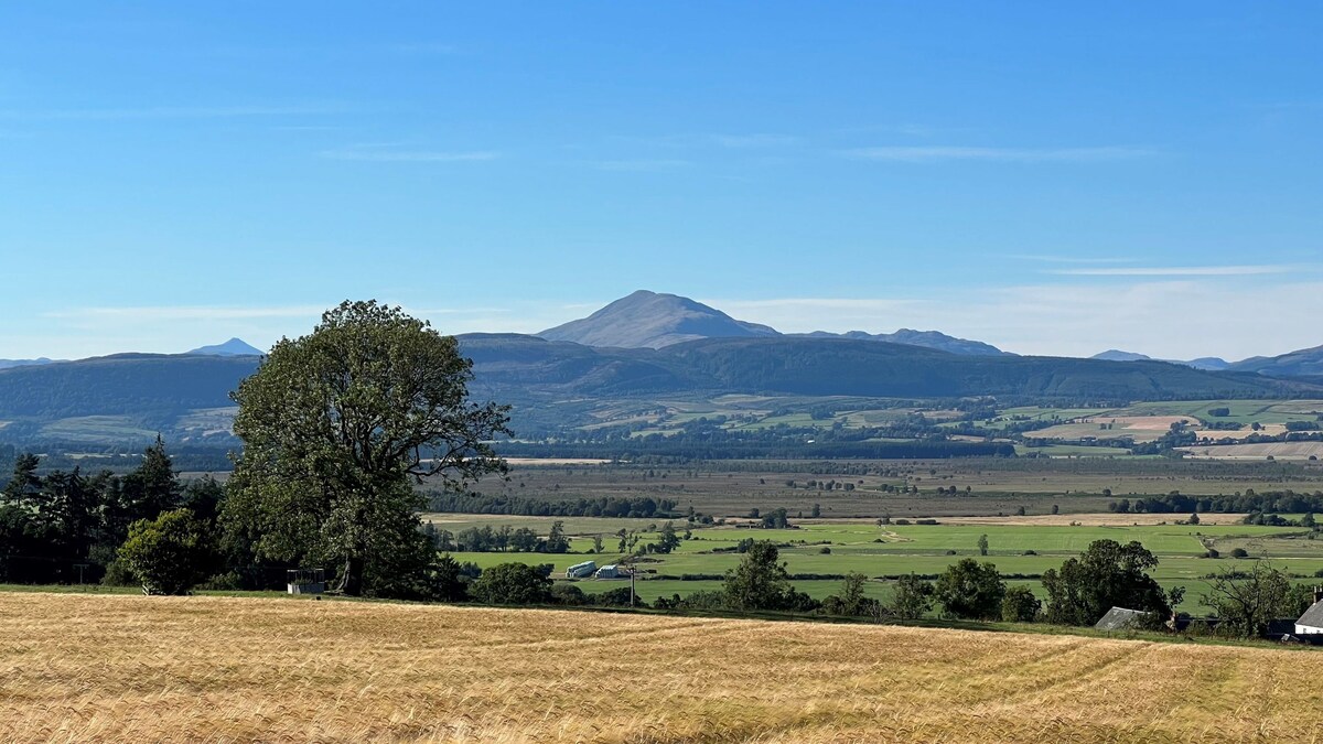 St Michael's: 5 bed house with views to mountains