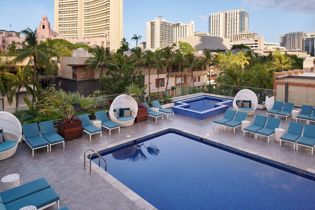 Waikiki Dream! 3 Serene Units w/Ocean Views, Pool