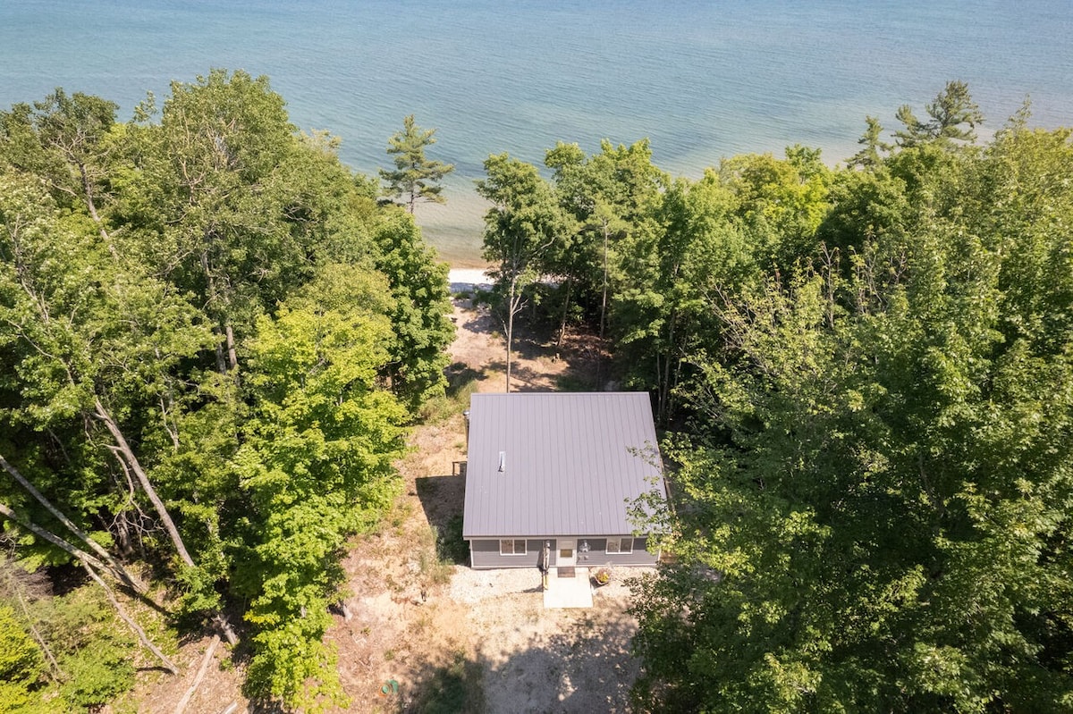 Thimbleberry Cottage on Lake Michigan