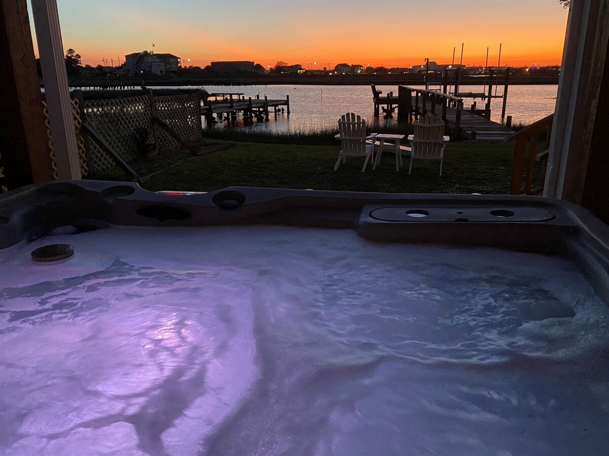 Private Dock-Boat Lift-Sunset Views-Hot Tub-Game R