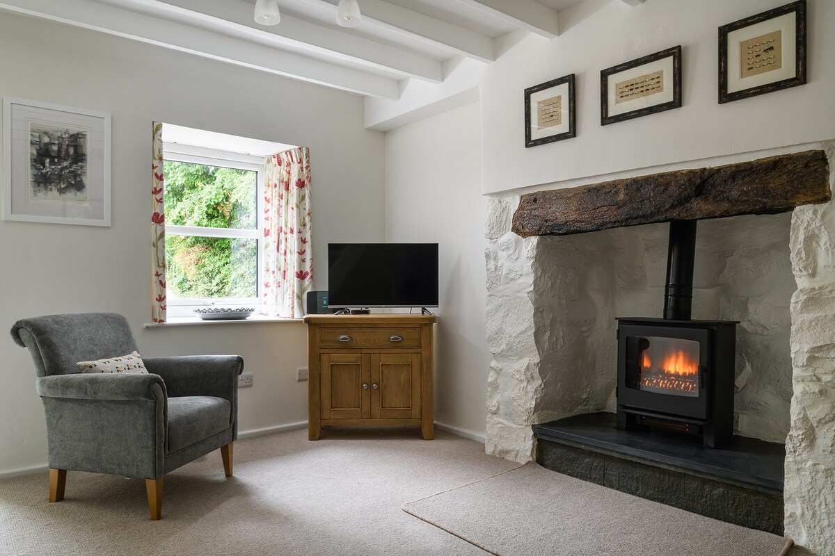 Swan Cottage, Traditional Cottage in North Wales