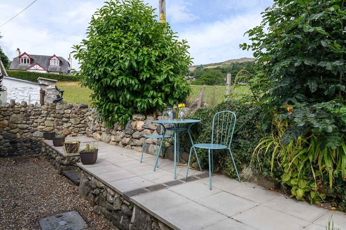 Tan y Celyn, cosy cottage in peaceful North Wales