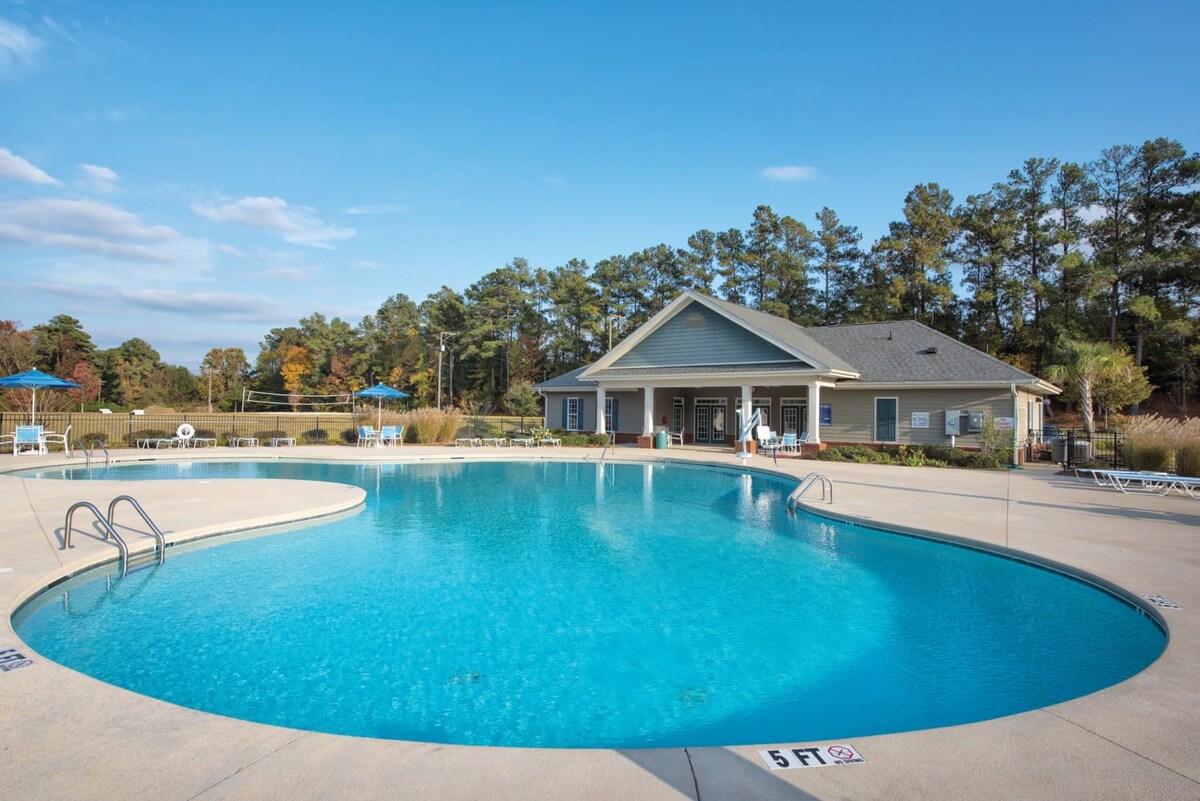 Lakeside Bliss: 2BR Suite at Wyndham Lake Marion