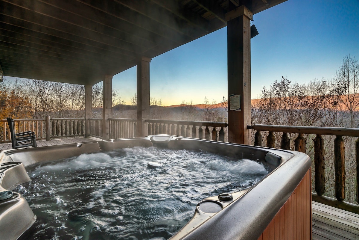 Fall Season in Smokies:Views,Hot Tub,Pool,Sauna