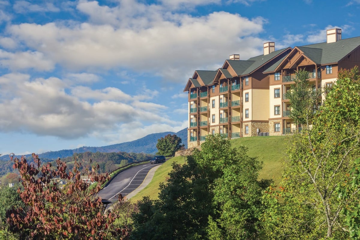 Wyndham Smoky Mountains|2BR/2BA Balcony King Suite